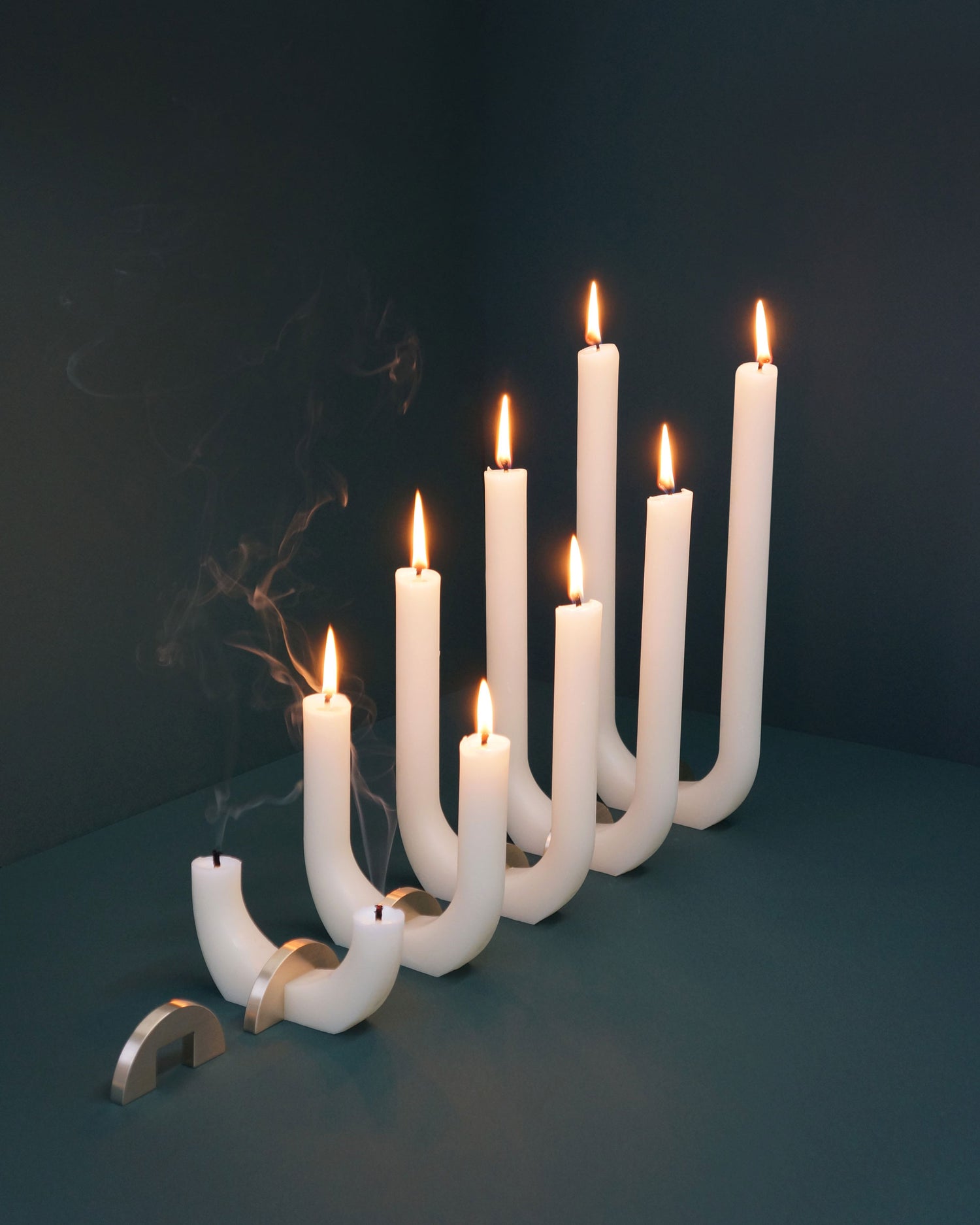 u candles in a row